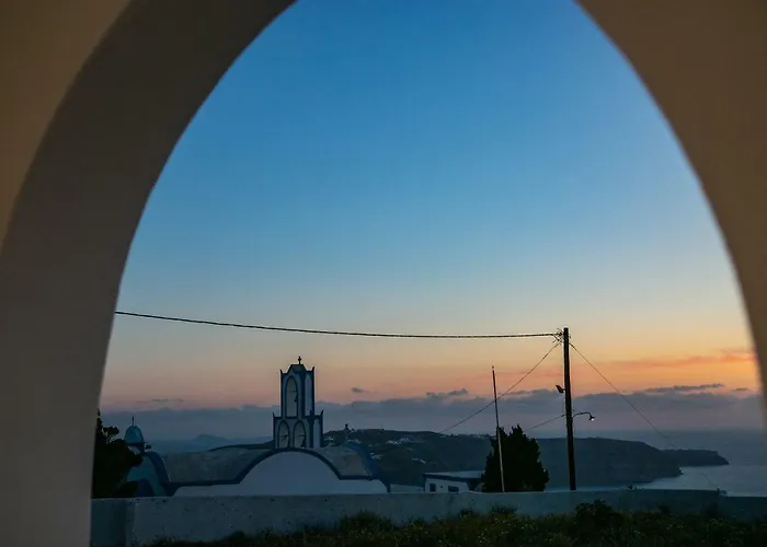 Daire Caldera Sunset Megalochori (Santorini)